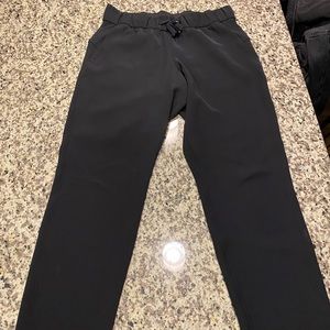LIKE NEW! Lululemon On The Fly Pant - Size 6
